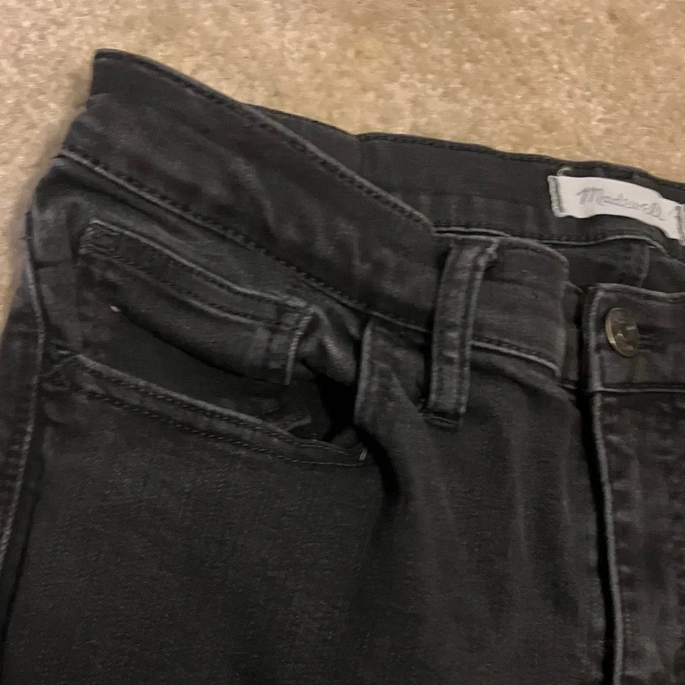 Madewell Charcoal Skinny Jeans for Women - Picture 3 of 11